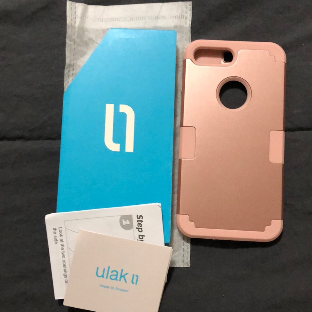 NWOT Ulak Iphone case